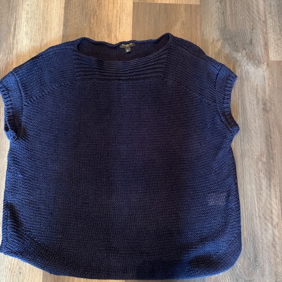 Talbots petites 100 percent linen sweater. Worn a‎ few times. - Picture 1 of 3